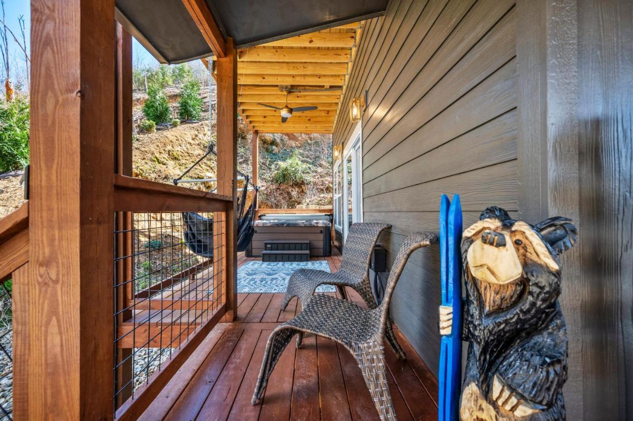Mins To Gburg Sleeps 8 Hot Tub Arcade Area Pool Villa Gatlinburg Exterior photo
